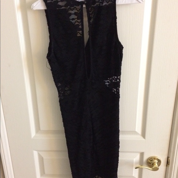 Sheer lace mini dress - Picture 3 of 3